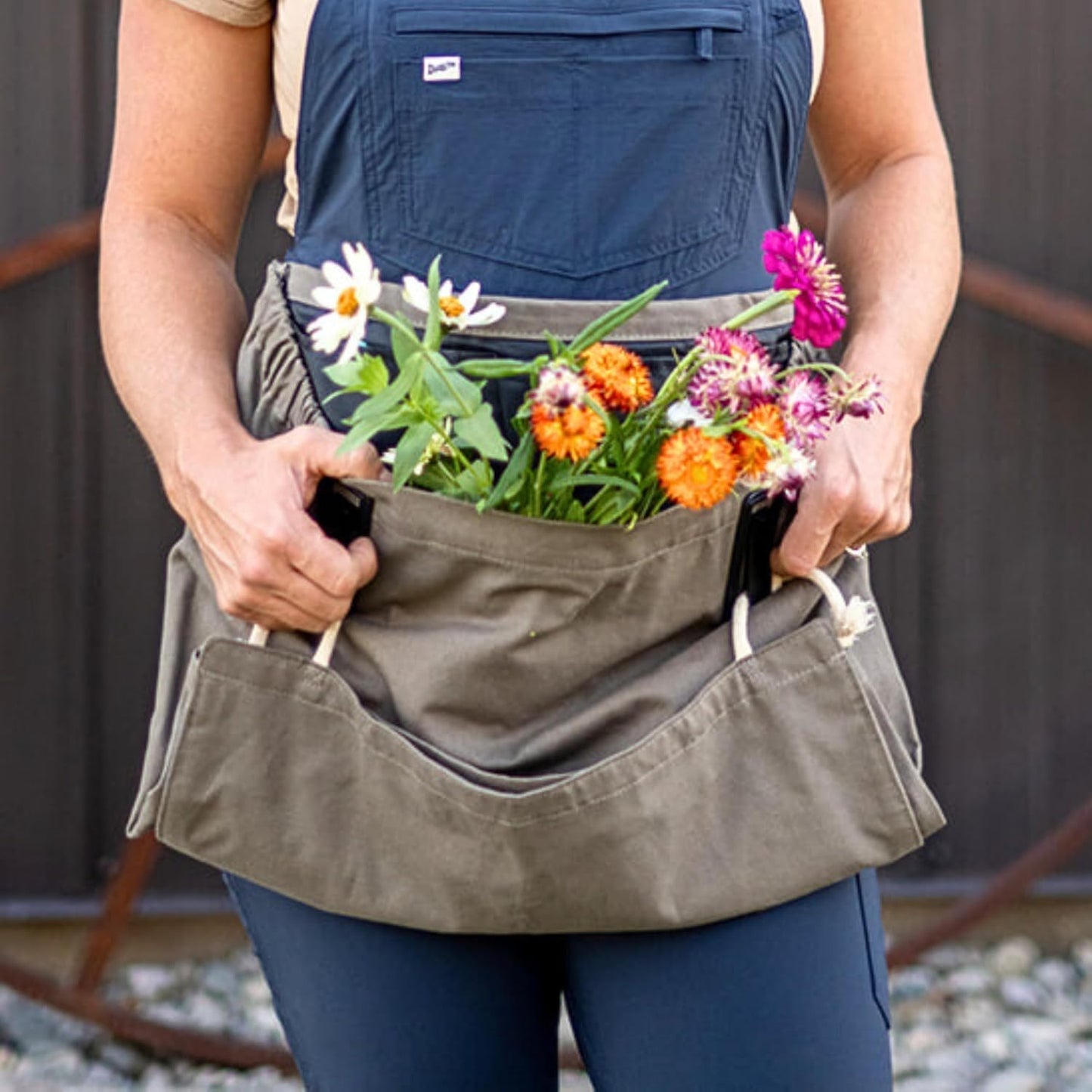 Roo Gardening Apron with Pockets & Harvesting, Picking Pouch - Adjustable, Water-resistant, Washable Canvas Cotton